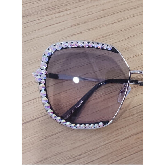 Decorative Framed Sunglasses In Light Gray - Picture 3 of 5